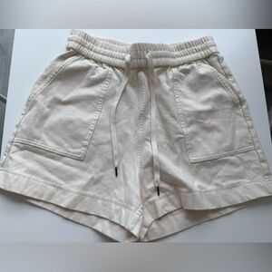 Uniqlo Beige Drawstring Shorts